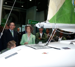 Su Majestad la Reina junto al presidente de la Generalitat Valenciana, Alberto Fabra; el presidente de Iberdrola, Ignacio Sánchez Galán y los miembros